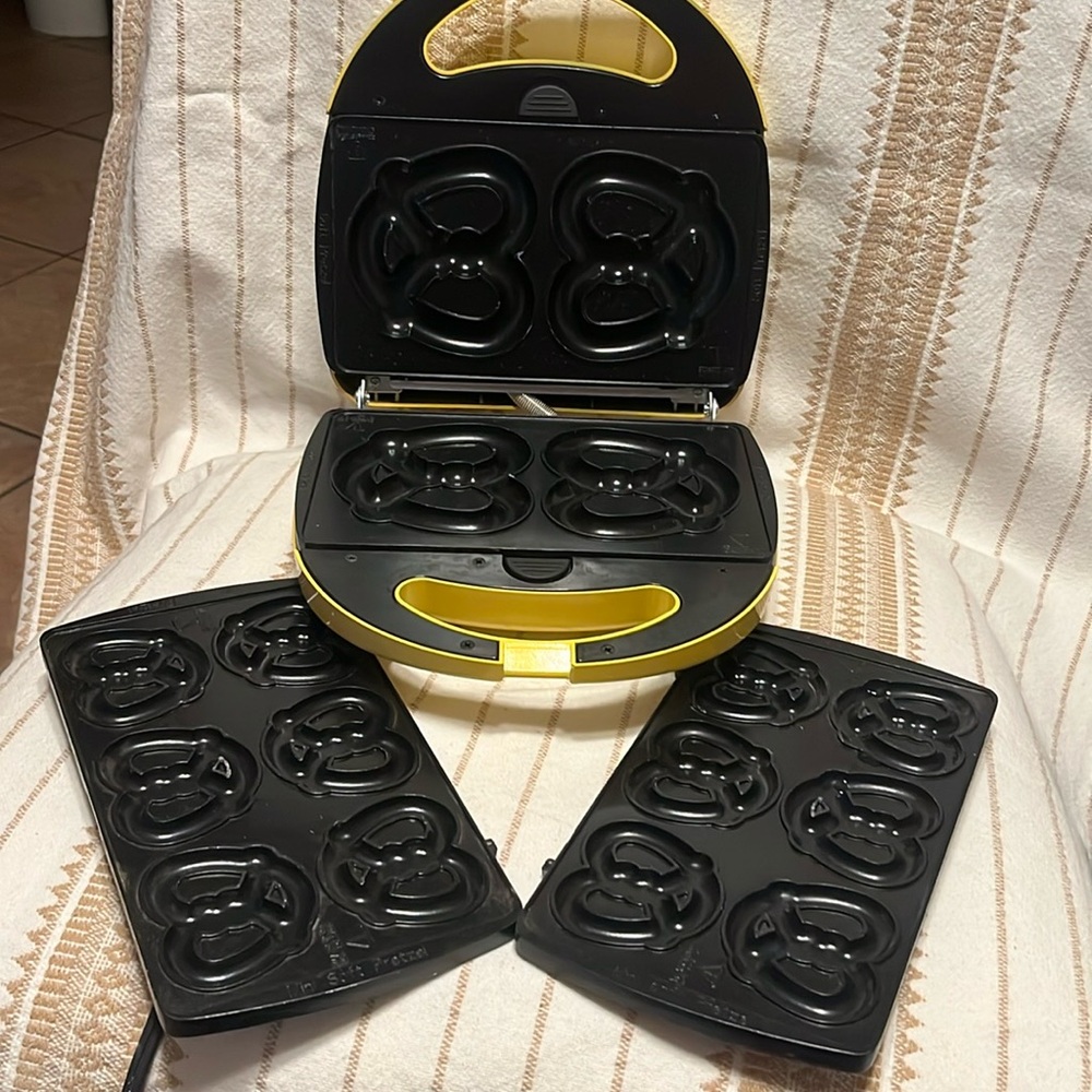 Soft Pretzel Factory Pretzel Maker